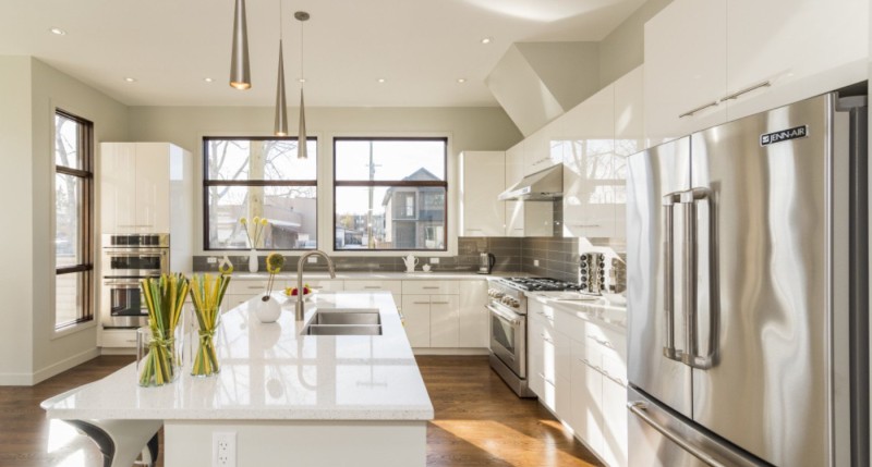 7 Essential Tips for Choosing the Best Kitchen Remodeling Services in 2025