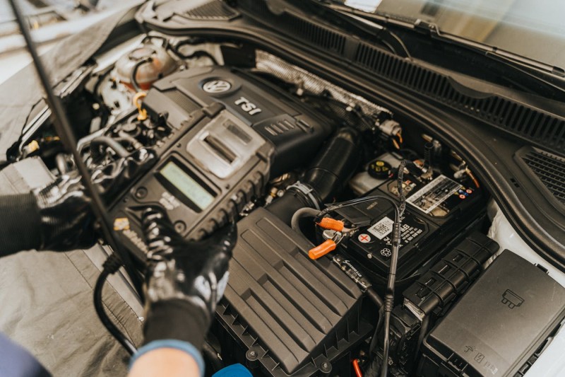 Accelerating into the Future: The Impact of AI on Car Battery Management