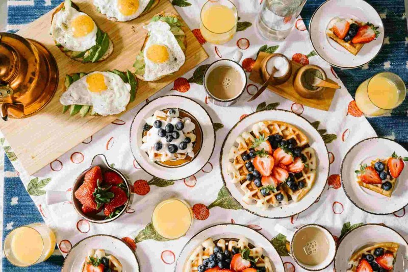 Breakfast Catering Ideas for Early Office Meetings