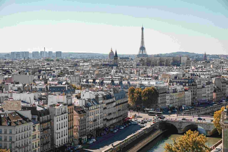 Parisian Department Stores and the Art of Visual Merchandising