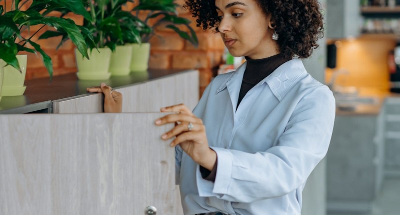 The Benefits of Office Locker Cabinets to Organize Your Workplace