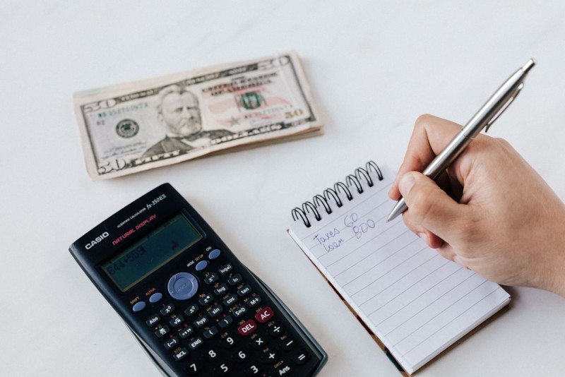 The Digital Habits That Make Personal Loan Decisions Safer