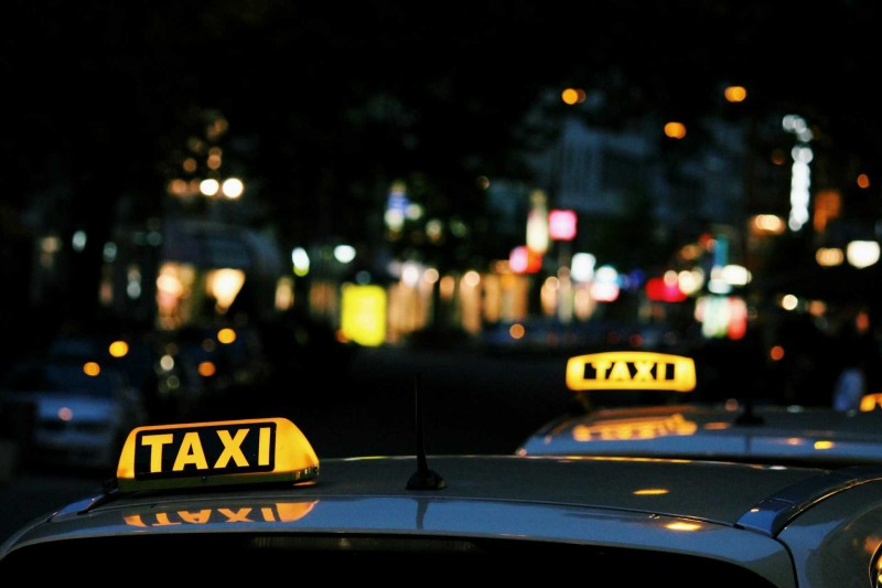 Travel Smarter: Pune to Mumbai Taxi Services Tailored for You