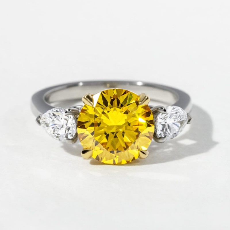 "What Are the Benefits of Yellow Lab Grown Diamonds?"