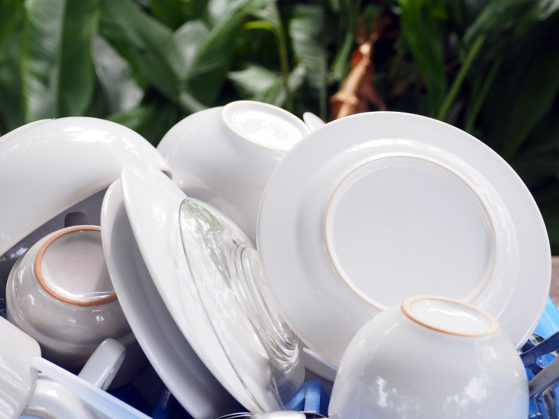 Why You Should Wash Dishes Right After Eating